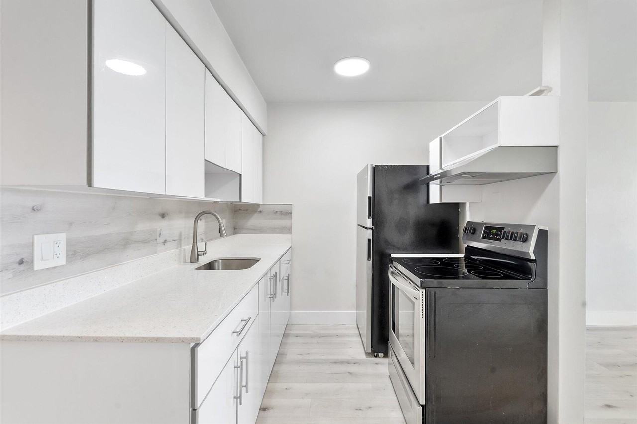 1638 Plunkett St #9 - Photo 4 of 27