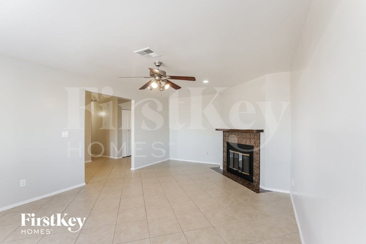 3509 W Cheryl Dr - Photo 3 of 15