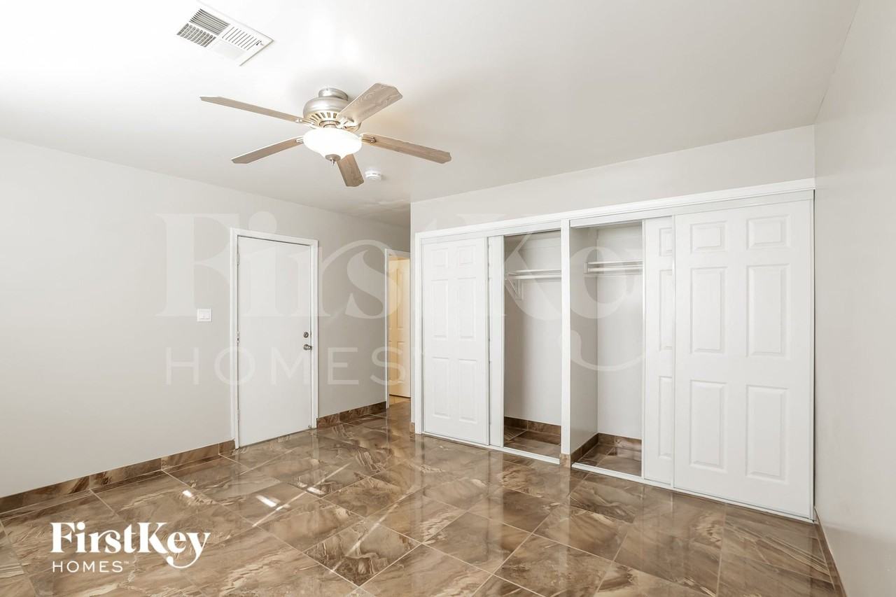 3509 W Cheryl Dr - Photo 7 of 15