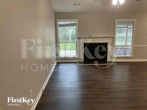 35 Harvard Dr - Photo 2 of 11