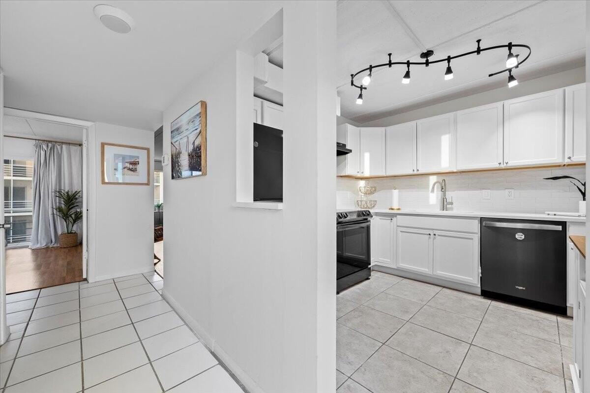 4500 N Flagler Dr #D16 - Photo 2 of 20