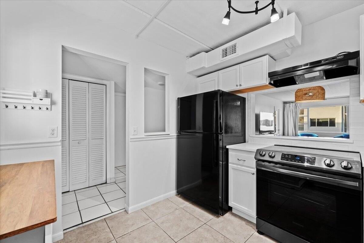 4500 N Flagler Dr #D16 - Photo 3 of 20