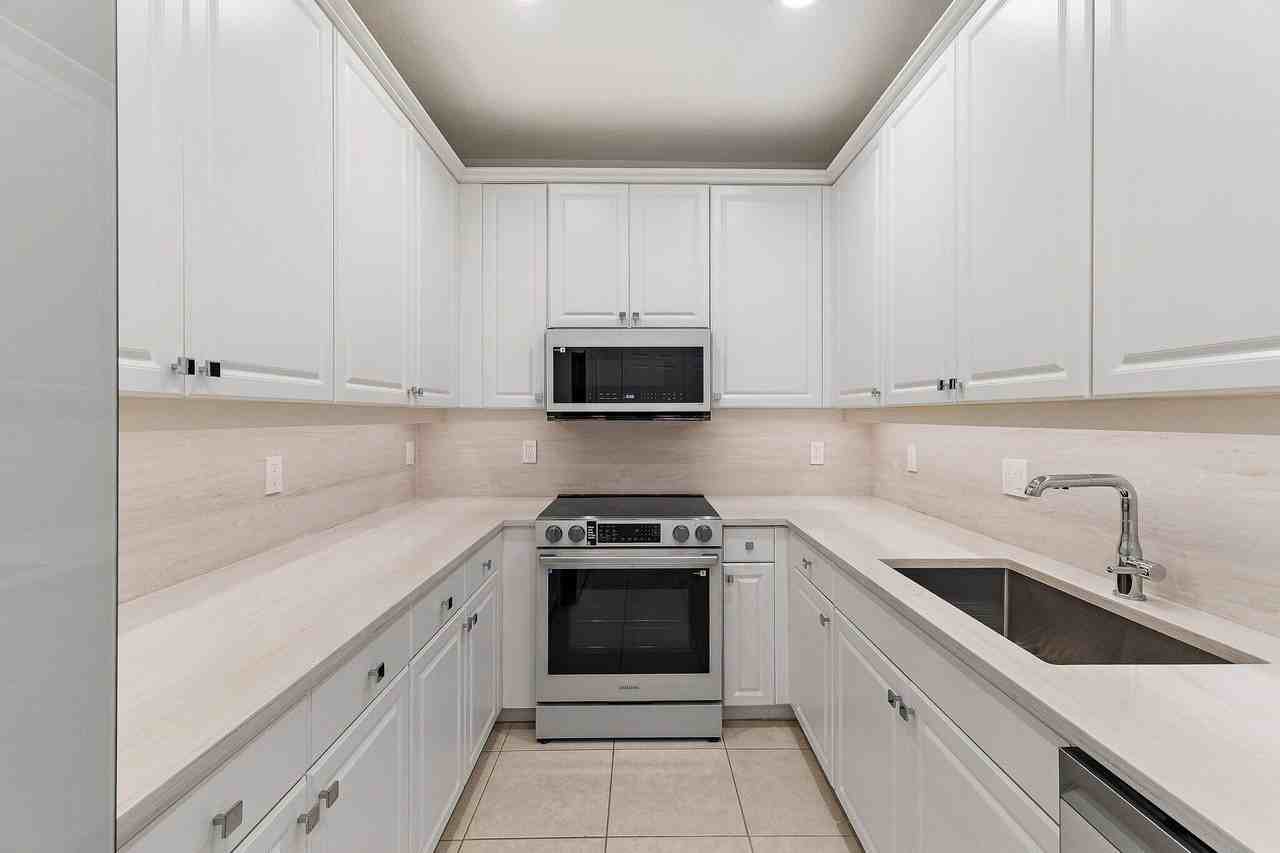 4273 E Main St - Photo 5 of 35