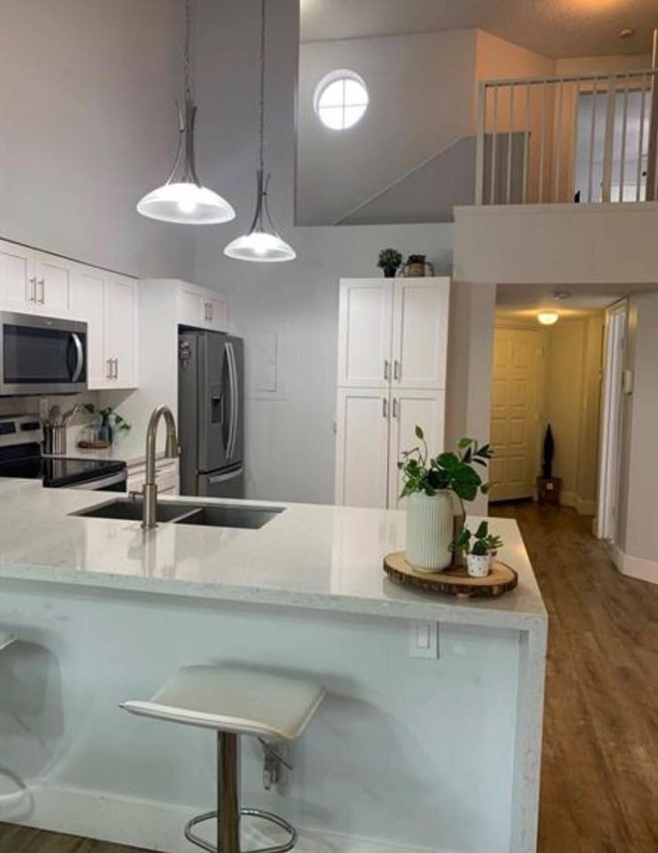 832 Nw 92nd Ave - Photo 5 of 22