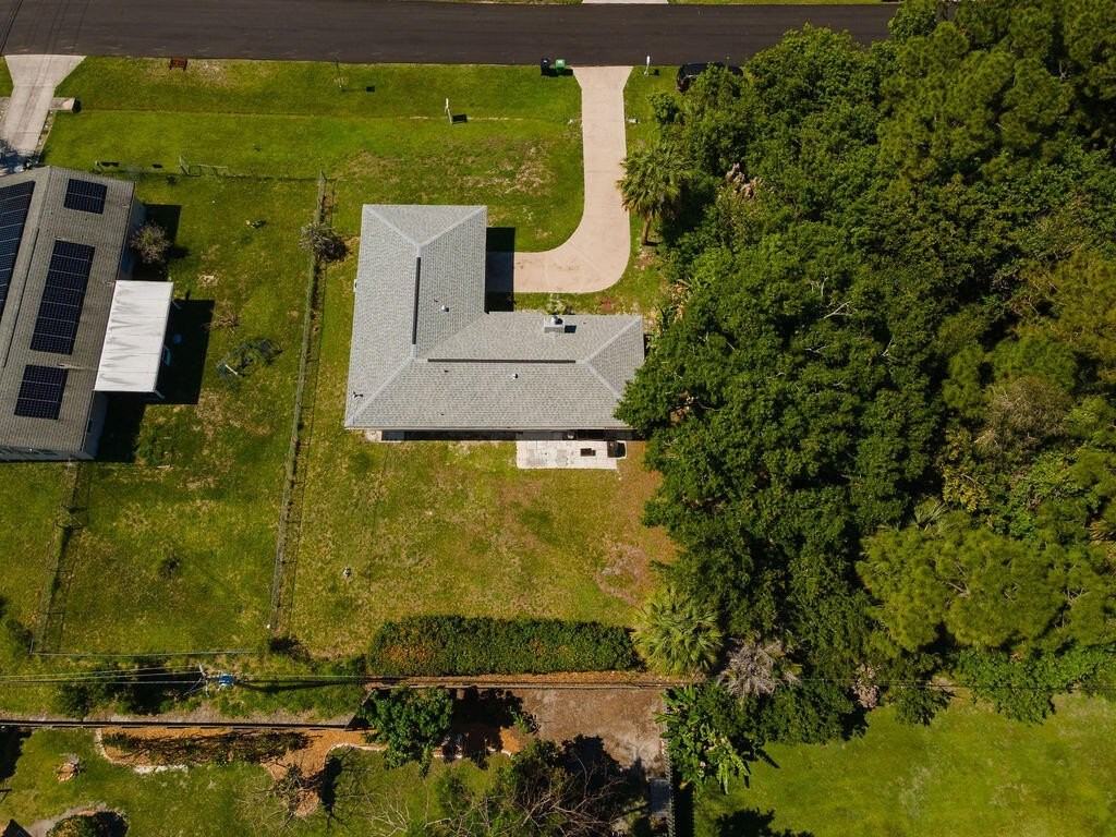 1242 Sw Parma Ave - Photo 4 of 50