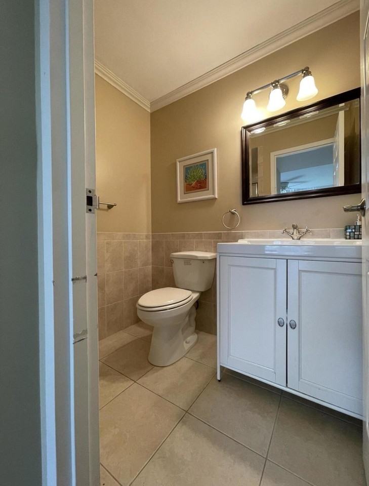 208 Valencia I - Photo 7 of 23