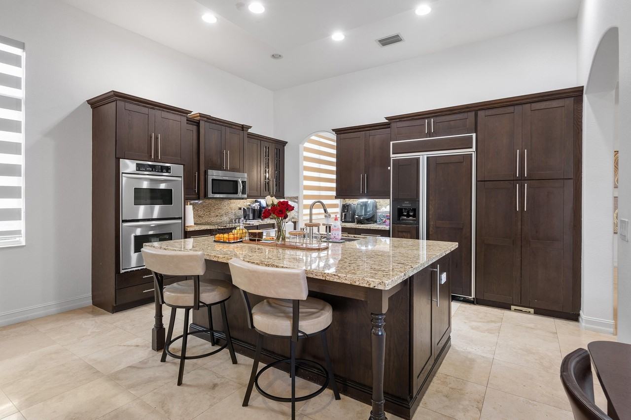 8269 Nw 124th Ter - Photo 6 of 9