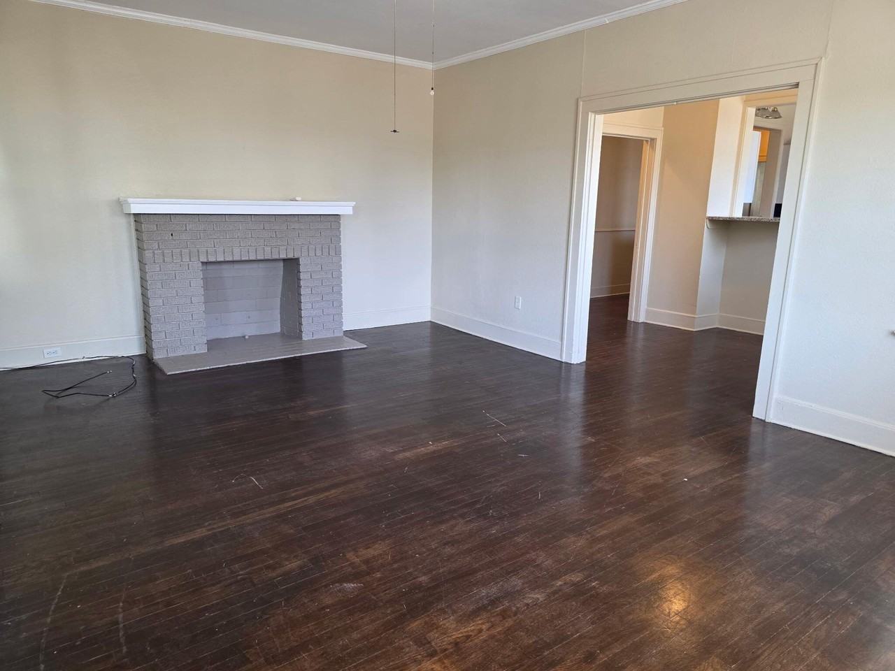 110 N Emerson St - Photo 5 of 11