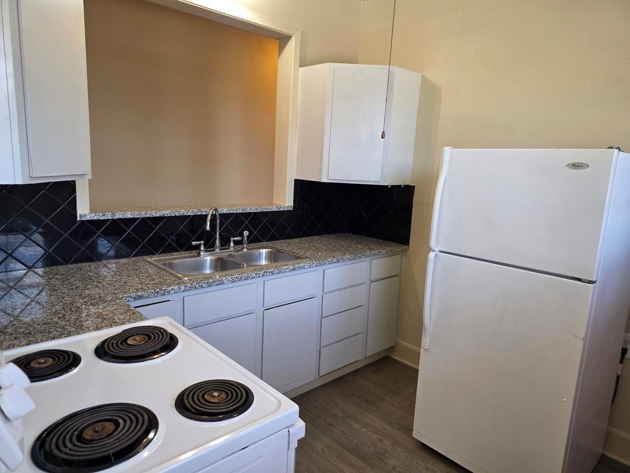 110 N Emerson St - Photo 6 of 11