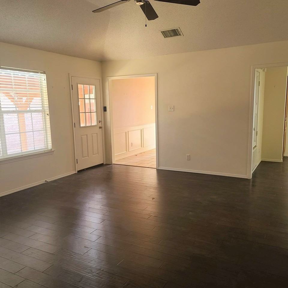 4150 Green Meadow Dr - Photo 2 of 15