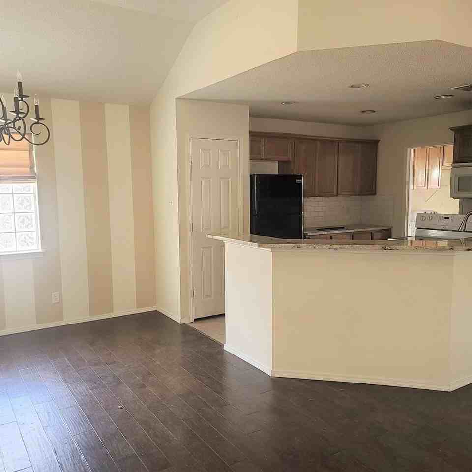 4150 Green Meadow Dr - Photo 4 of 15