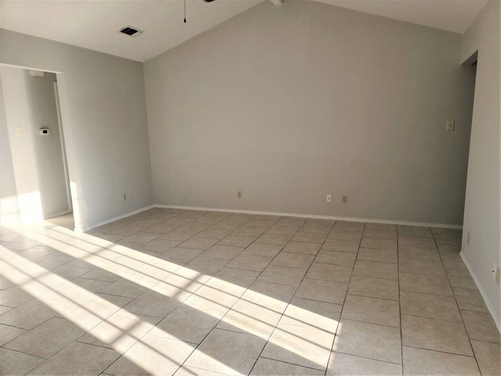 2709 Mcgill Blvd - Photo 2 of 12
