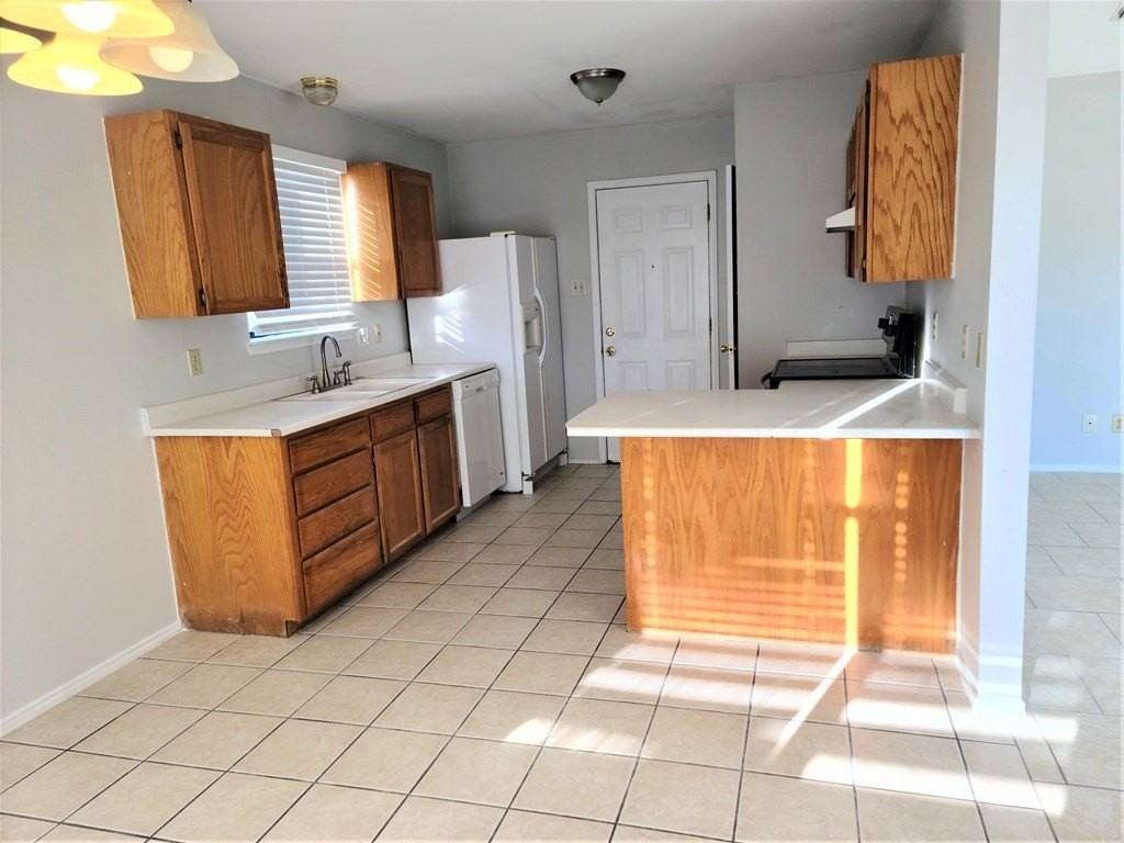 2709 Mcgill Blvd - Photo 4 of 12