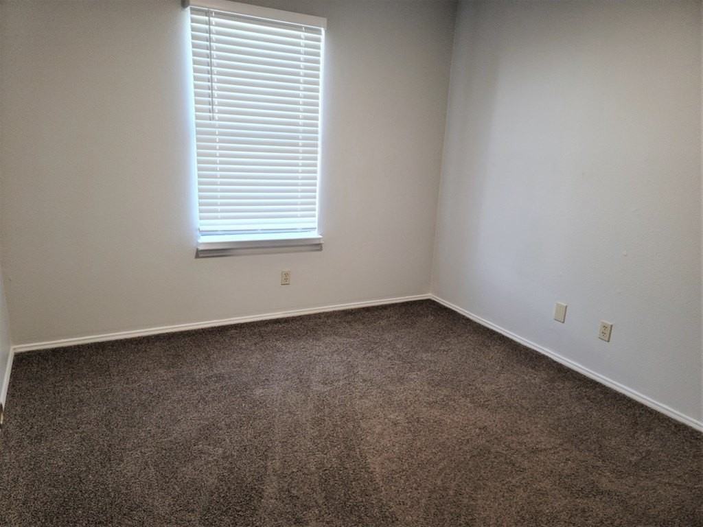 2709 Mcgill Blvd - Photo 5 of 12