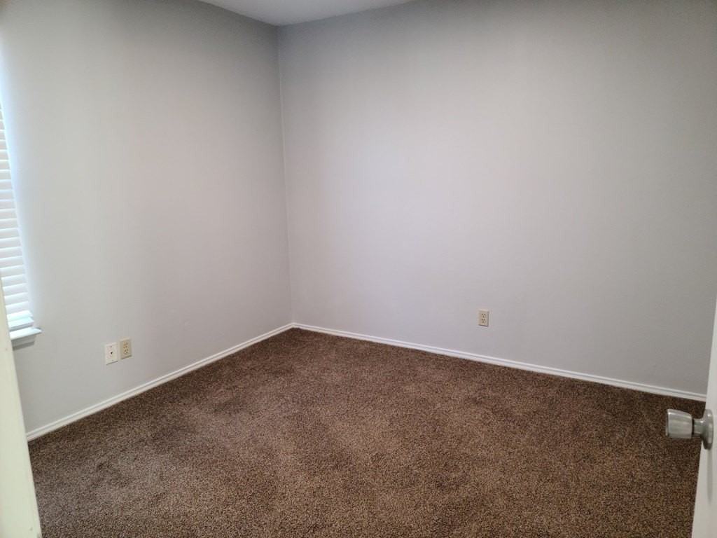 2709 Mcgill Blvd - Photo 6 of 12