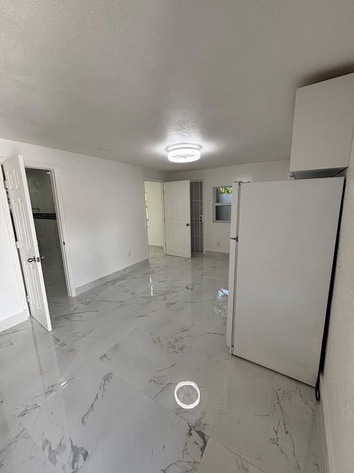 1250 Nw 192nd Ter - Photo 4 of 8