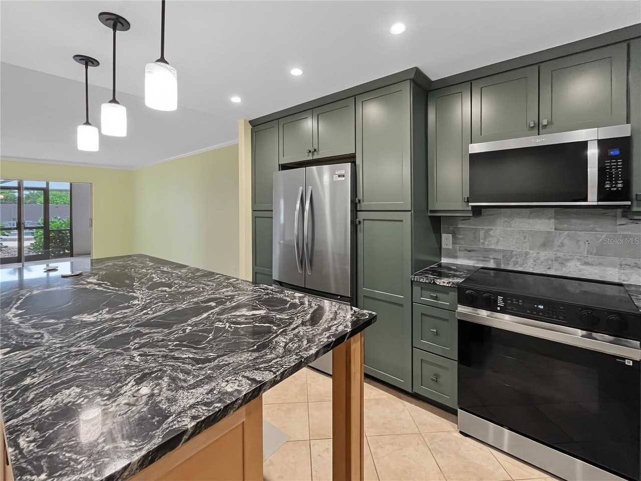 6470 Hollywood Blvd #104 - Photo 4 of 16