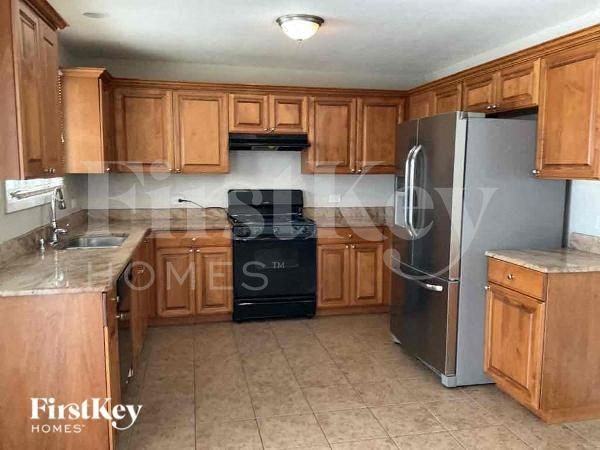 17808 State Line Ave - Photo 5 of 10