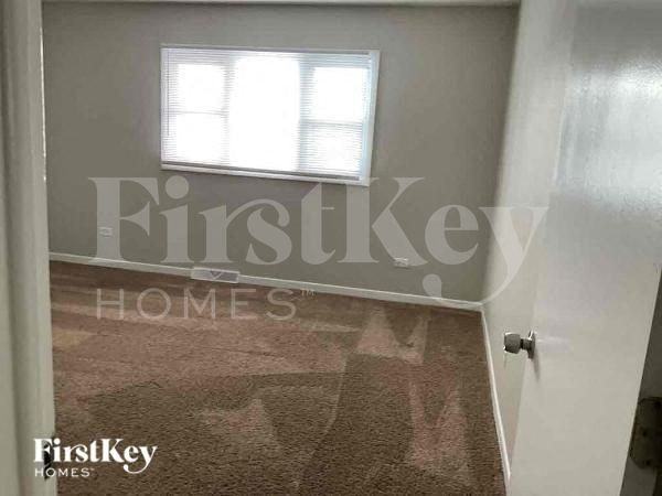17808 State Line Ave - Photo 6 of 10