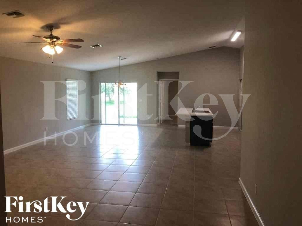 1692 Sw Success St - Photo 2 of 15