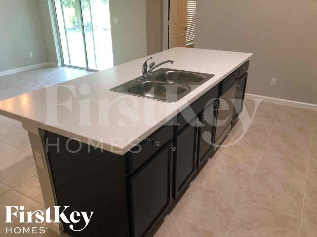 1692 Sw Success St - Photo 4 of 15