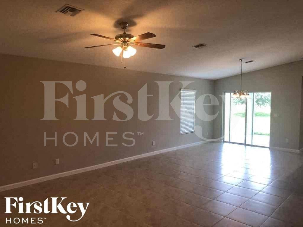 1692 Sw Success St - Photo 5 of 15