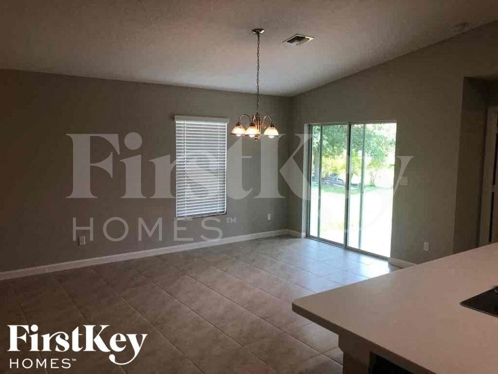 1692 Sw Success St - Photo 6 of 15