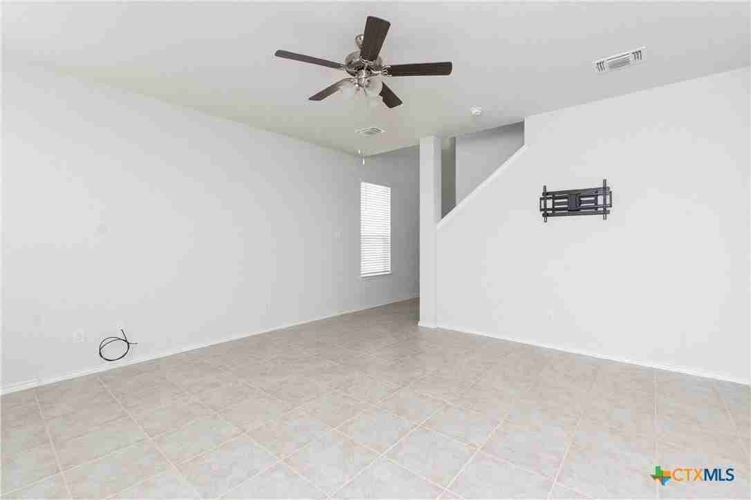 2033 Mallard Ct - Photo 3 of 27