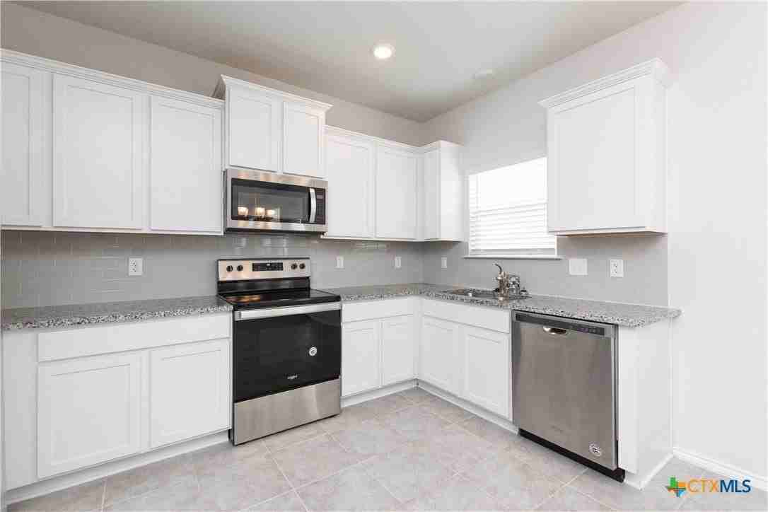 2033 Mallard Ct - Photo 6 of 27