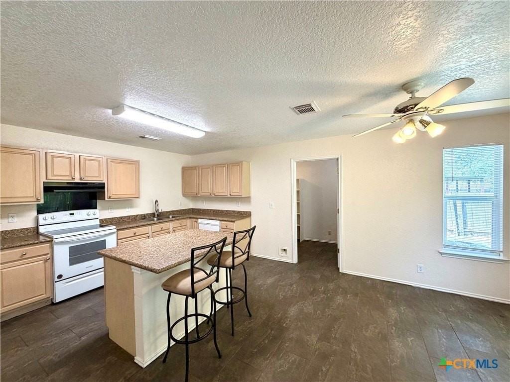 369 Copper Bluff Dr - Photo 4 of 17