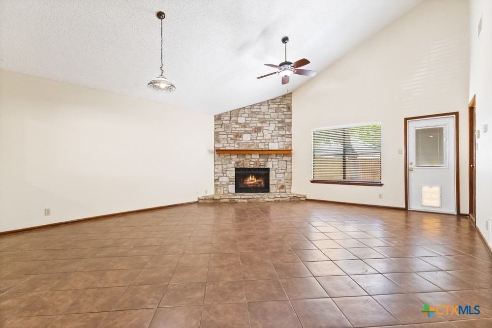 1514 Vista Hill St - Photo 5 of 24
