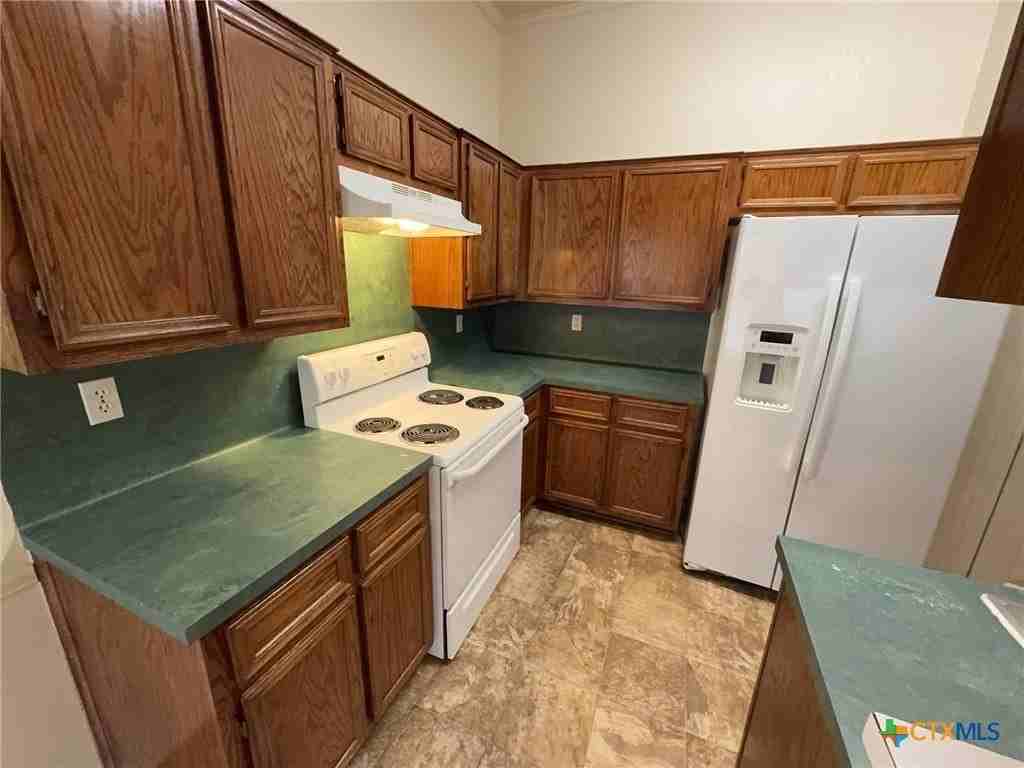 1001 Clairidge Ave - Photo 6 of 21