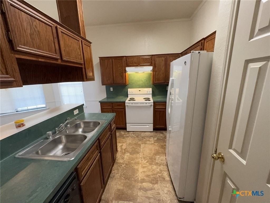 1001 Clairidge Ave - Photo 7 of 21