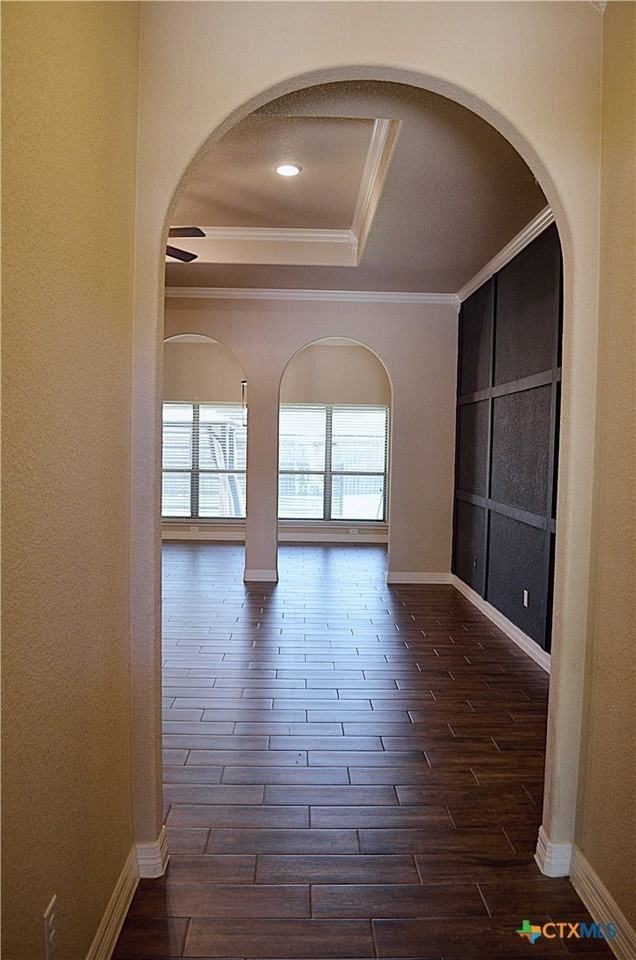 7609 Zircon Dr - Photo 3 of 41