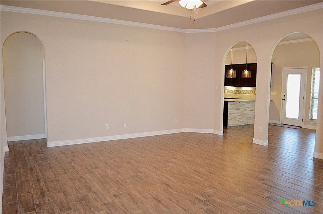 7609 Zircon Dr - Photo 5 of 41