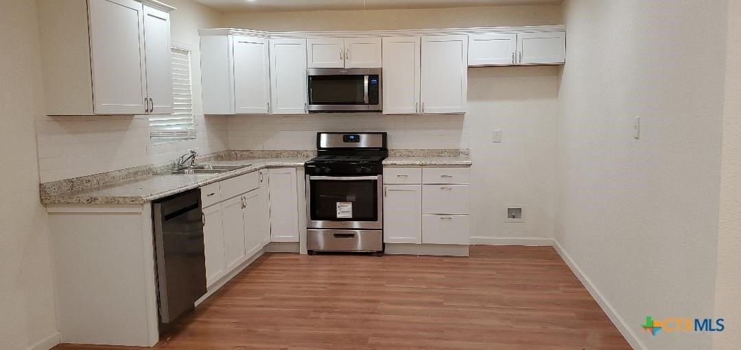 913 S 13th St - Photo 2 of 9