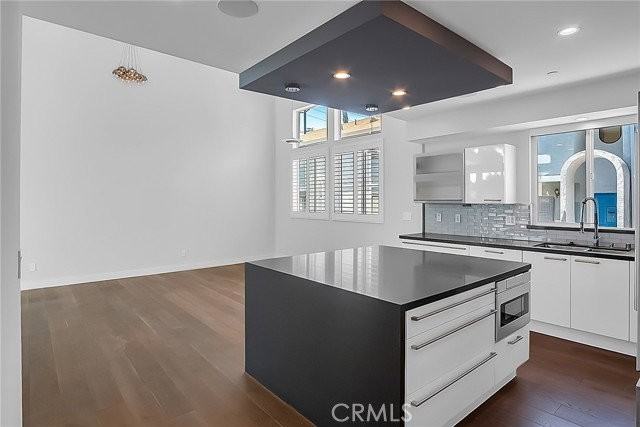 2119 Grant Ave #B - Photo 2 of 6