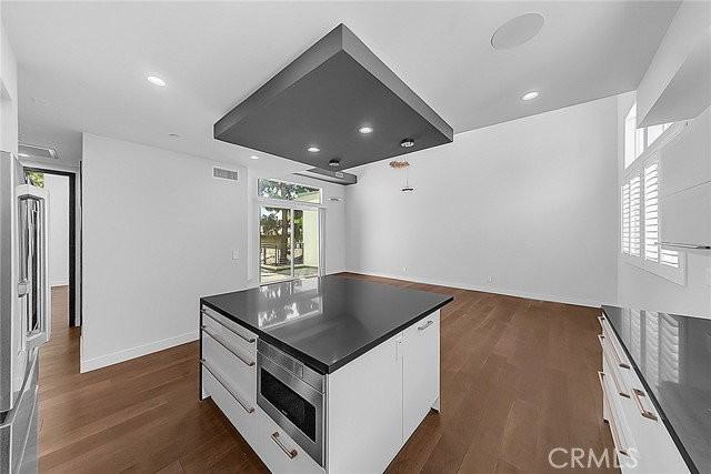 2119 Grant Ave #B - Photo 3 of 6