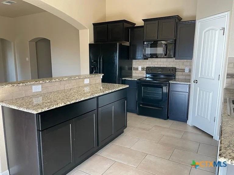604 W Vega Ln - Photo 4 of 12