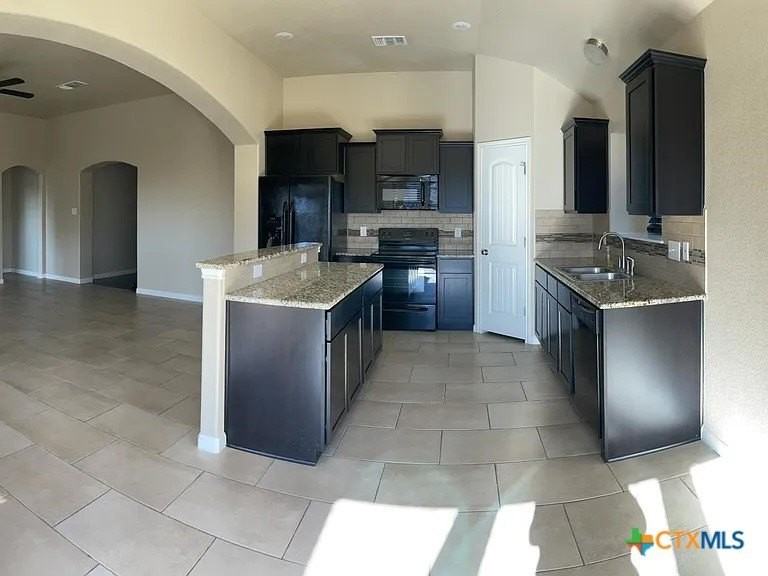 604 W Vega Ln - Photo 5 of 12