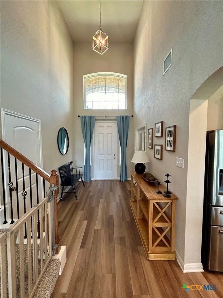 1926 Bayou Wood Ln - Photo 2 of 48
