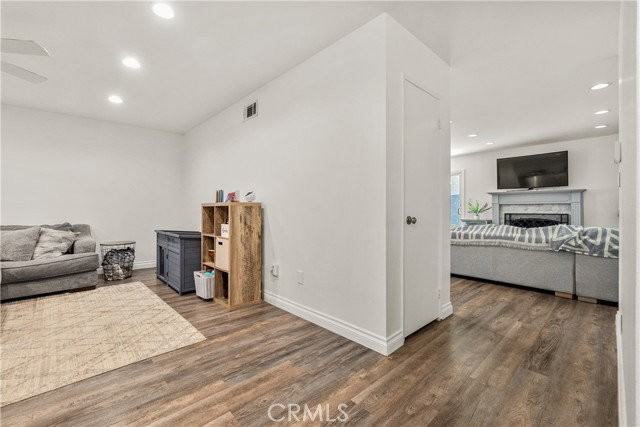 15634 Wharff Ln - Photo 5 of 8