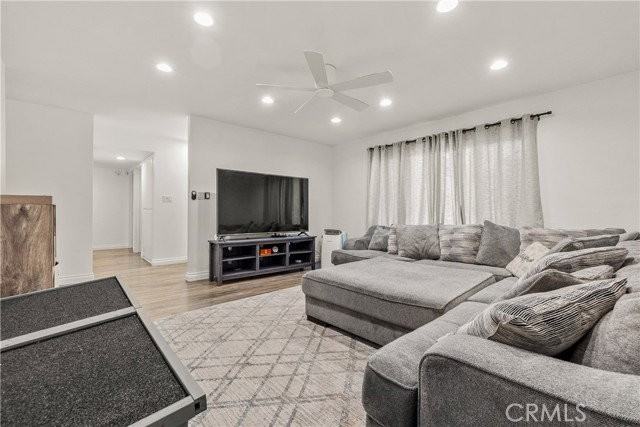 15634 Wharff Ln - Photo 6 of 8