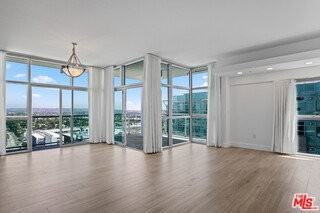 13700 Marina Pointe Dr #1916 - Photo 3 of 8