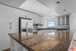 13700 Marina Pointe Dr #1916 - Photo 5 of 8