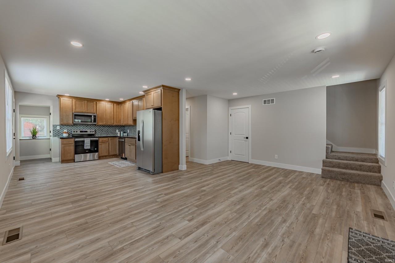 2200 Vogel Rd - Photo 6 of 26