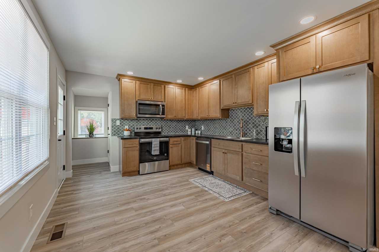 2200 Vogel Rd - Photo 7 of 26