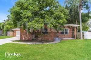 featured image of 1324 N Powers Dr