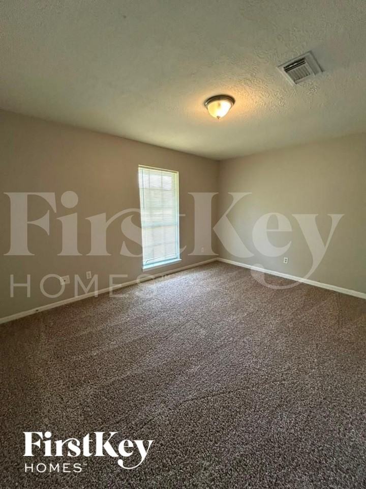 13223 Lake Breeze Ln - Photo 7 of 10