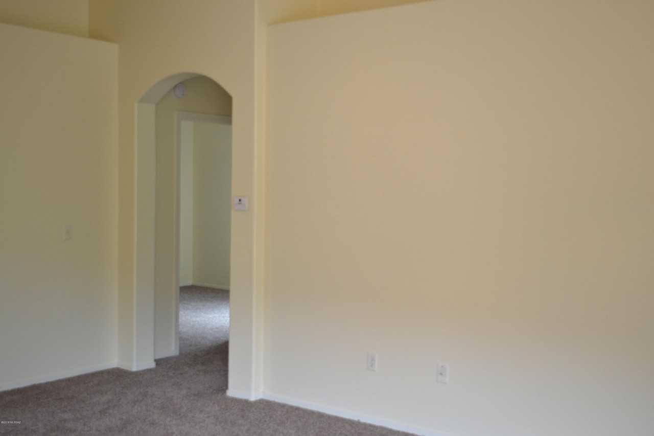 2446 E Calle Pelicano - Photo 4 of 15